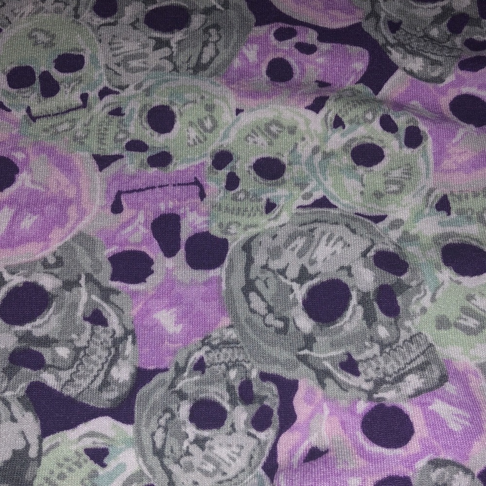 LuLaRoe 2016/17 Halloween pink skulls classic